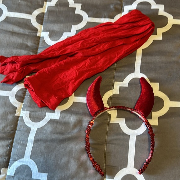 Halloween costume - Picture 4 of 5